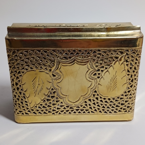 VTG Mini Metal Hollow Gold Color Cake Candy Box Wedding Favor Marriage Treat - Picture 2 of 7